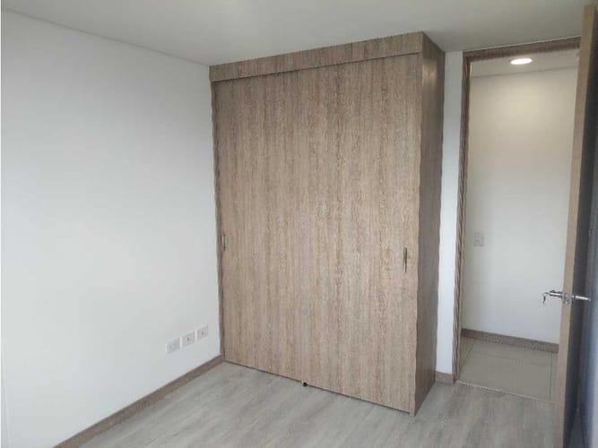 Apartamento de 3 alcobas en venta en San Jose, Sabaneta, 85 m² · foto 6 de 13