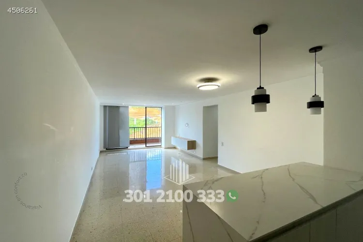 Apartamento en venta en El Poblado, Medellín · foto 3 de 24