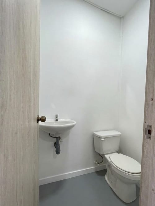 Local en arriendo en Colombia, Medellín, 90 m² · foto 2 de 6