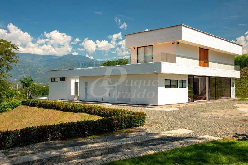 9BR Country House in El espinal (3940 m²) for Sale - 3