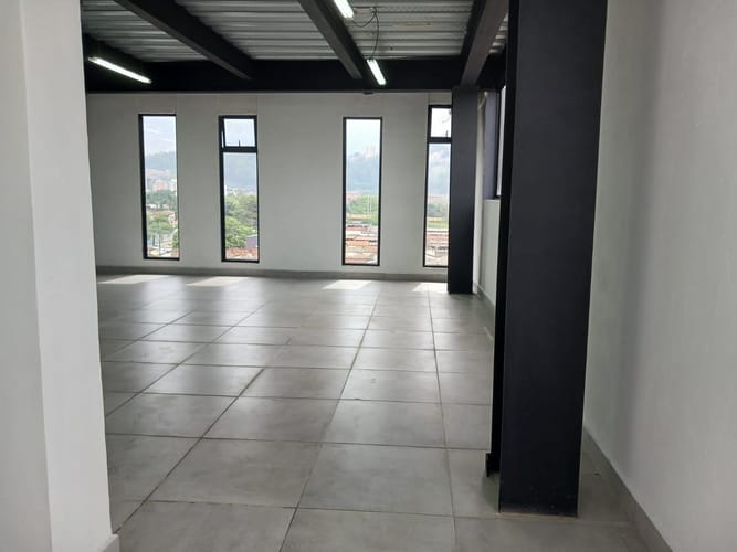 Oficina en arriendo en Belén, Medellín, 120 m² · foto 6 de 11