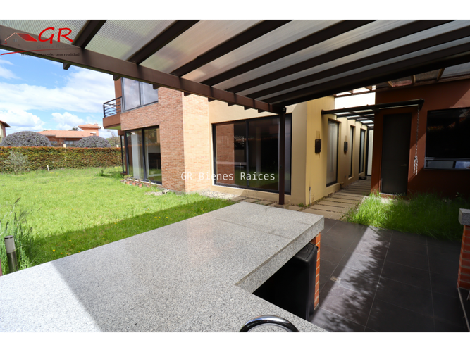 Casa de 4 alcobas en venta en Parcelas, Cota, 320 m² · foto 4 de 24