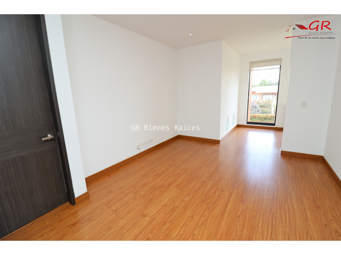 Casa de 4 alcobas en venta en Parcelas, Cota, 320 m² · foto 13 de 24