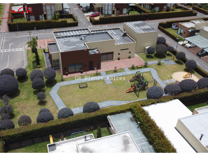 Casa de 4 alcobas en venta en Parcelas, Cota, 320 m² · foto 21 de 24