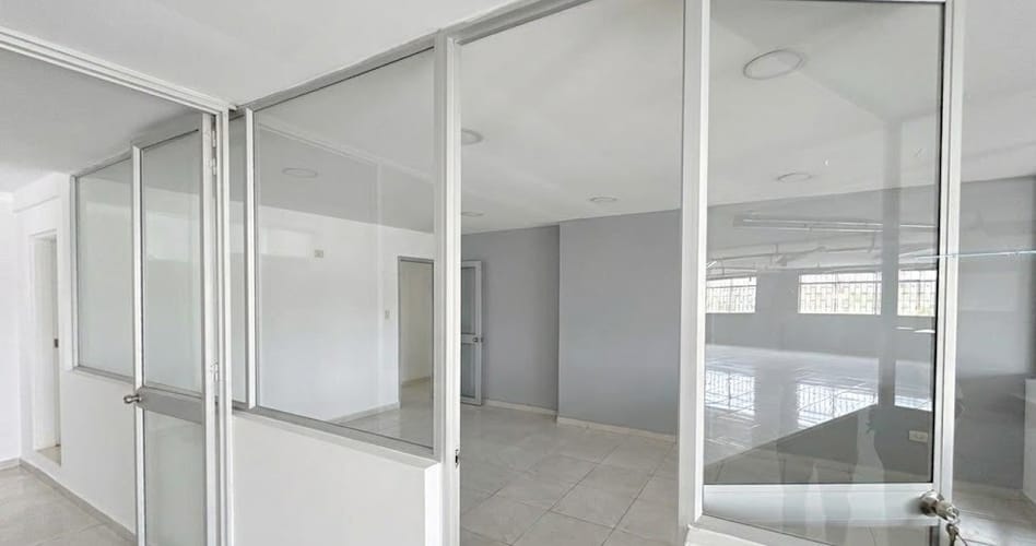 Bodega en arriendo en Colombia, Medellín, 520 m² · foto 2 de 7