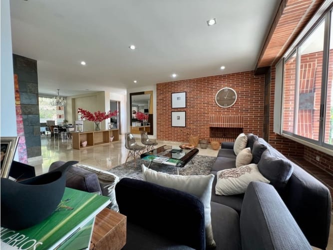 Casa de 5 alcobas en venta en Altos Del Poblado, Medellín, 680 m² · foto 3 de 24