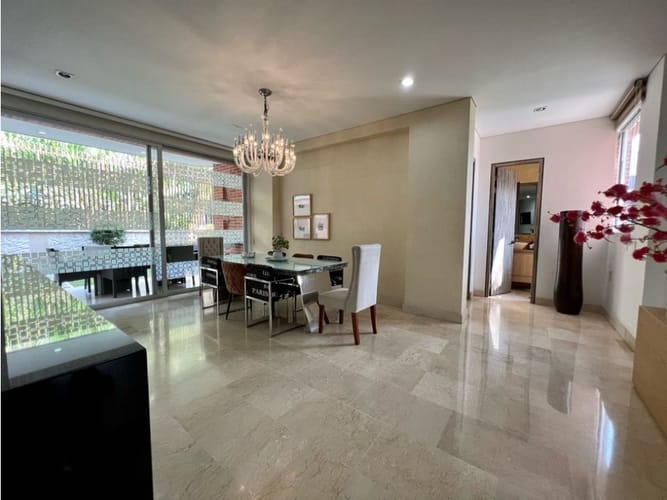 Casa de 5 alcobas en venta en Altos Del Poblado, Medellín, 680 m² · foto 4 de 24