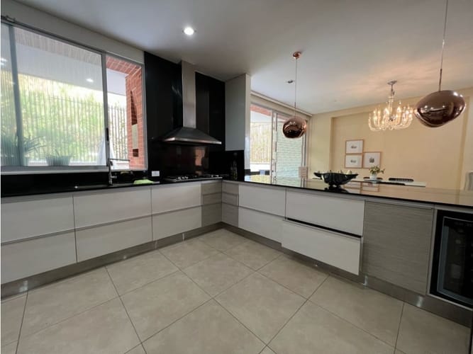 Casa de 5 alcobas en venta en Altos Del Poblado, Medellín, 680 m² · foto 10 de 24