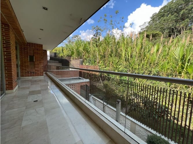 Casa de 5 alcobas en venta en Altos Del Poblado, Medellín, 680 m² · foto 19 de 24