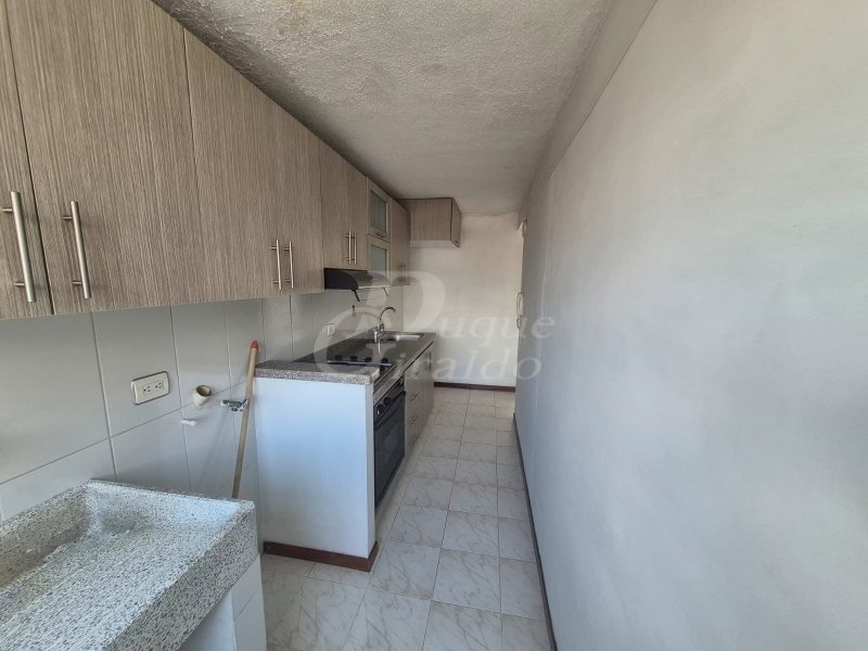Apartamento en arriendo en Camino Verde, Envigado · foto 7 de 11