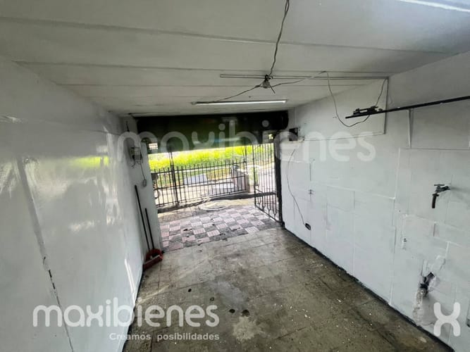 Local en arriendo en Pajarito, Medellín, 14 m² · foto 4 de 9