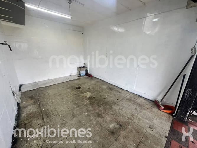 Local en arriendo en Pajarito, Medellín, 14 m² · foto 7 de 9
