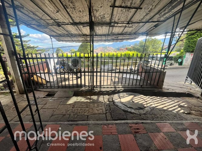 Local en arriendo en Pajarito, Medellín, 14 m² · foto 9 de 9