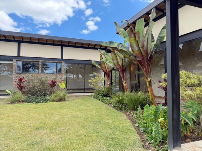 Casa de 3 alcobas en venta en Pantanillo, El Retiro, 424 m² · foto 2 de 24