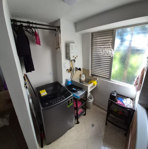 Apartamento de 2 alcobas en venta en Las Lomitas, Sabaneta, 51 m² · foto 2 de 12