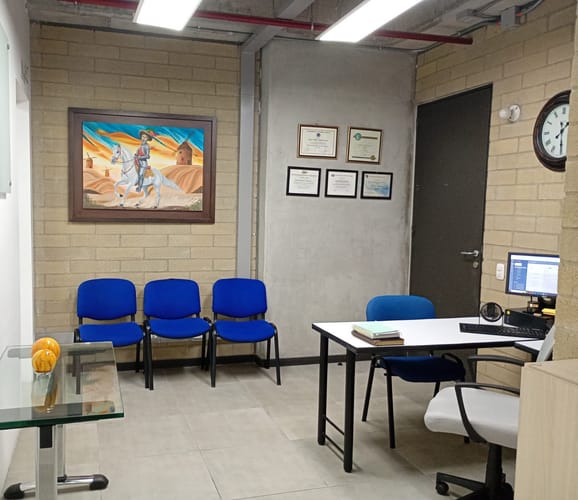 Oficina en arriendo en Cristo Rey, Medellín, 55 m² · foto 6 de 7