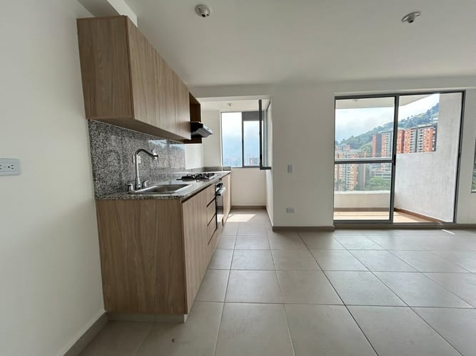 Apartamento de 3 alcobas en arriendo en Vereda Maria Auxiliadora, Envigado, 66 m² · foto 5 de 19