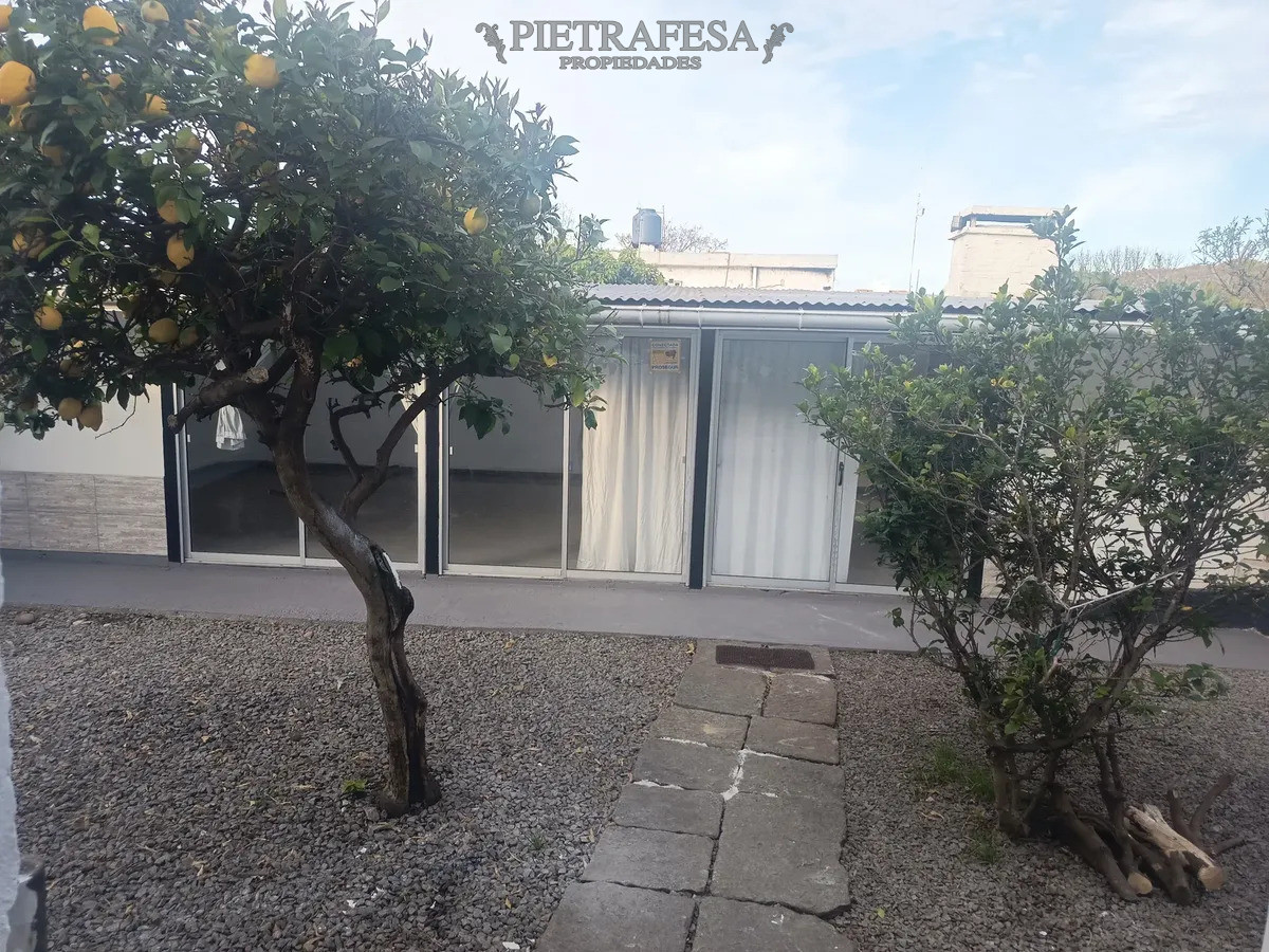 Casa en alquiler, 3 dormitorios, 2 baños, patio, cochera, barbacoa. Union. · Foto 12