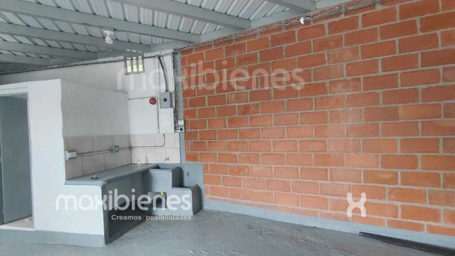 Bodega en arriendo en Las Brisas, La Estrella, 108 m² · foto 3 de 10