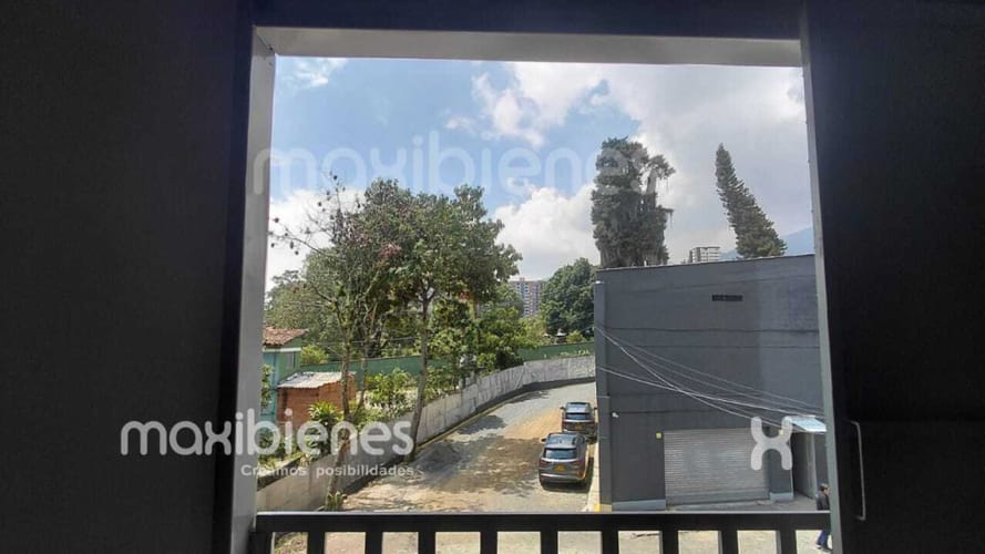 Bodega en arriendo en Las Brisas, La Estrella, 108 m² · foto 10 de 10