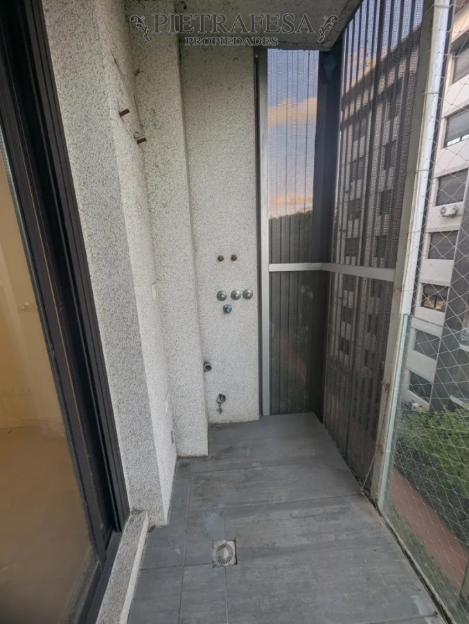 Apartamento en alquiler, 1 dormitorio, 1 baño, balcón, cochera. Prado. · Foto 4