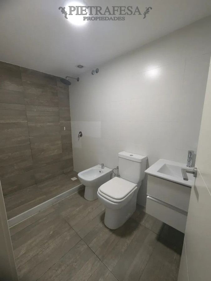 Apartamento en alquiler, 1 dormitorio, 1 baño, balcón, cochera. Prado. · Foto 7