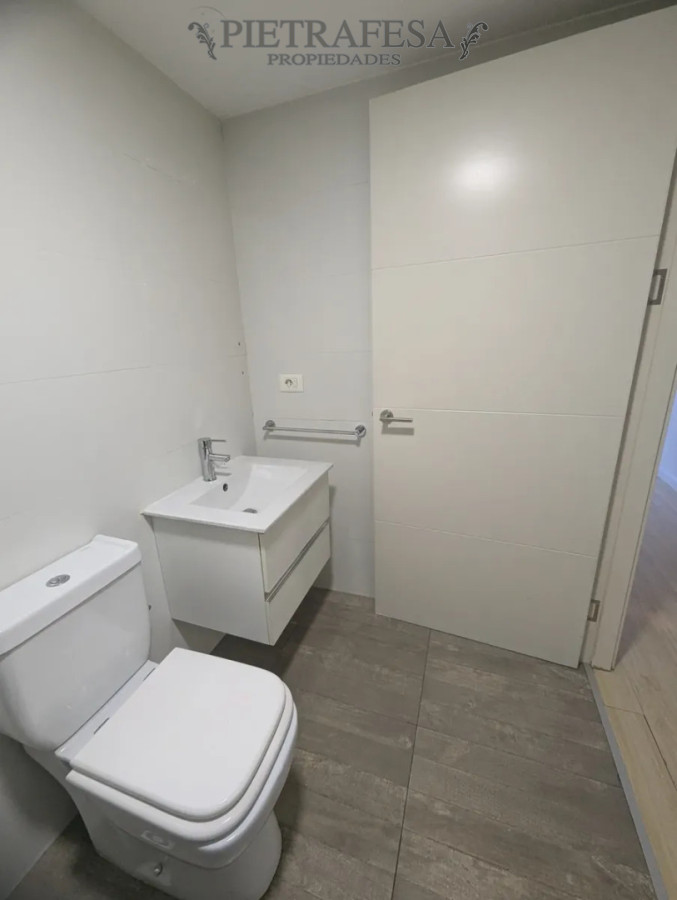 Apartamento en alquiler, 1 dormitorio, 1 baño, balcón, cochera. Prado. · Foto 8