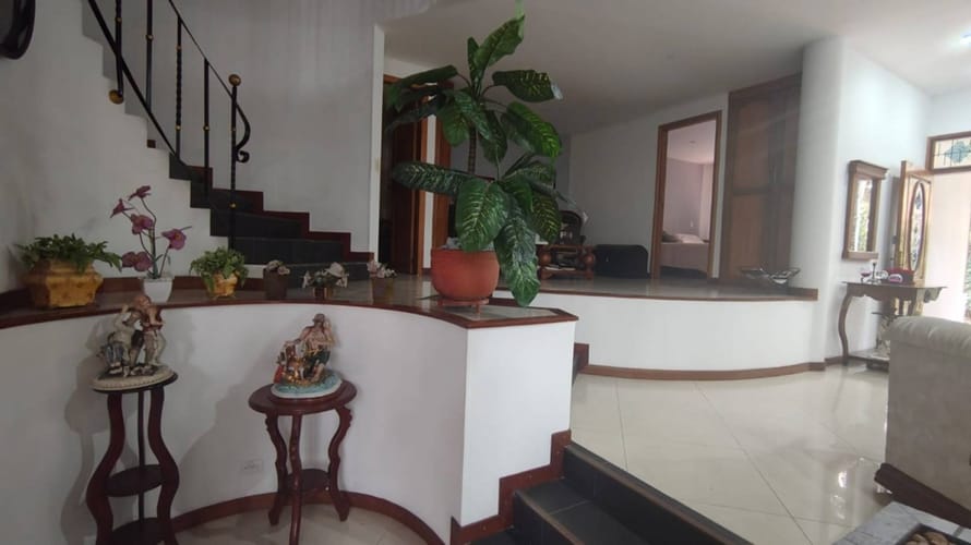 Casa de 4 alcobas en venta en Vereda San Jose, Sabaneta, 420 m² · foto 4 de 24