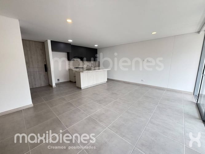 Apartamento de 2 alcobas en arriendo en Loma Del Escobero, Medellín, 95 m² · foto 3 de 17