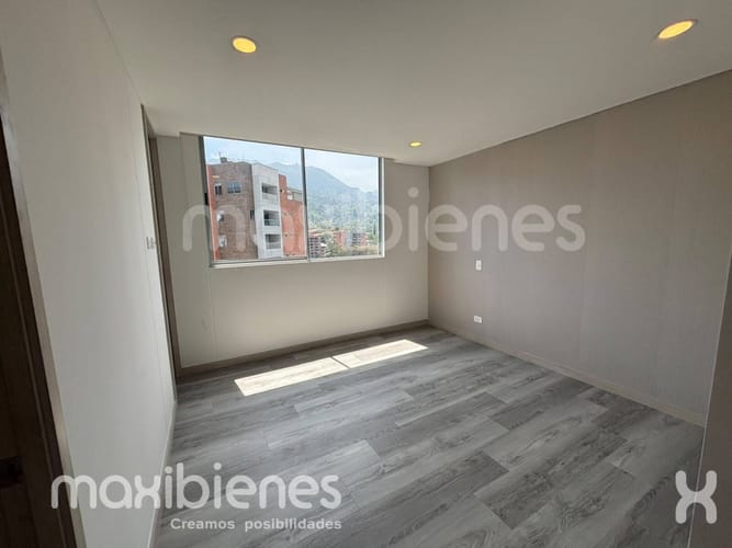 Apartamento de 2 alcobas en arriendo en Loma Del Escobero, Medellín, 95 m² · foto 6 de 17