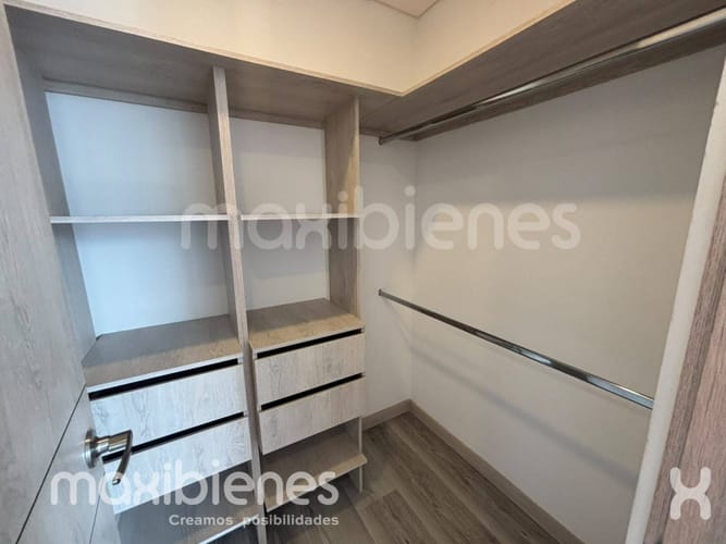 Apartamento de 2 alcobas en arriendo en Loma Del Escobero, Medellín, 95 m² · foto 7 de 17