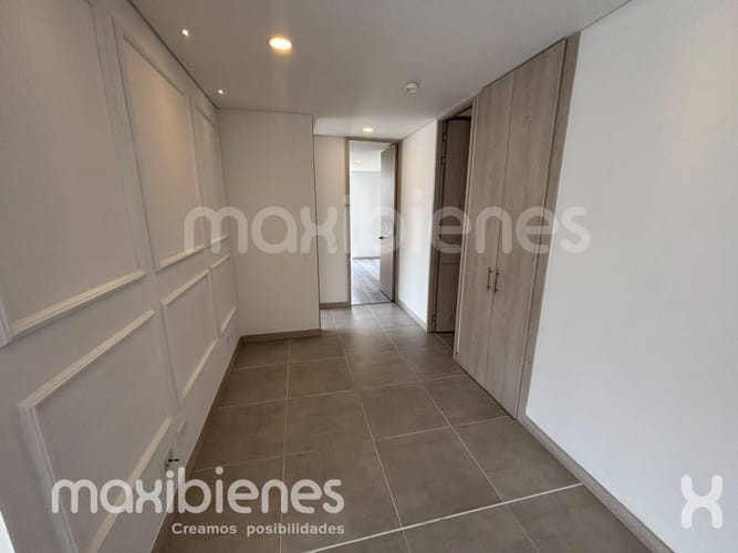 Apartamento de 2 alcobas en arriendo en Loma Del Escobero, Medellín, 95 m² · foto 10 de 17
