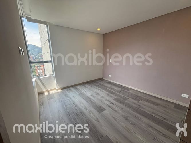 Apartamento de 2 alcobas en arriendo en Loma Del Escobero, Medellín, 95 m² · foto 12 de 17