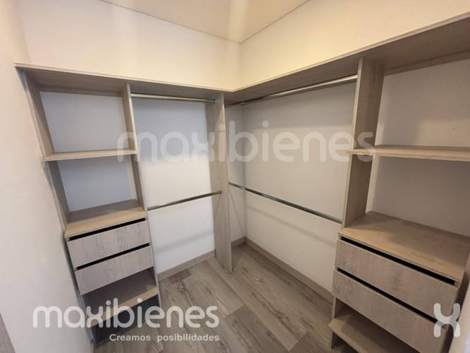 Apartamento de 2 alcobas en arriendo en Loma Del Escobero, Medellín, 95 m² · foto 13 de 17