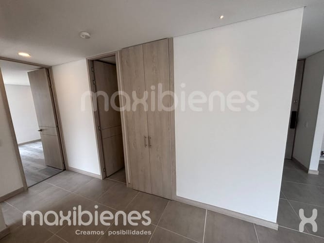 Apartamento de 2 alcobas en arriendo en Loma Del Escobero, Medellín, 95 m² · foto 14 de 17