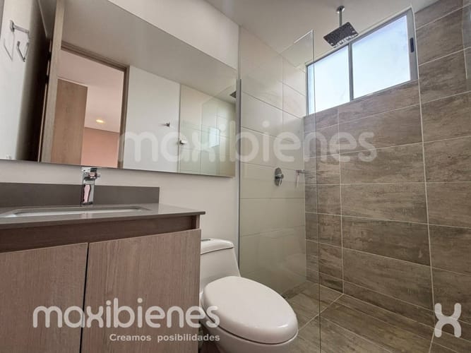 Apartamento de 2 alcobas en arriendo en Loma Del Escobero, Medellín, 95 m² · foto 16 de 17