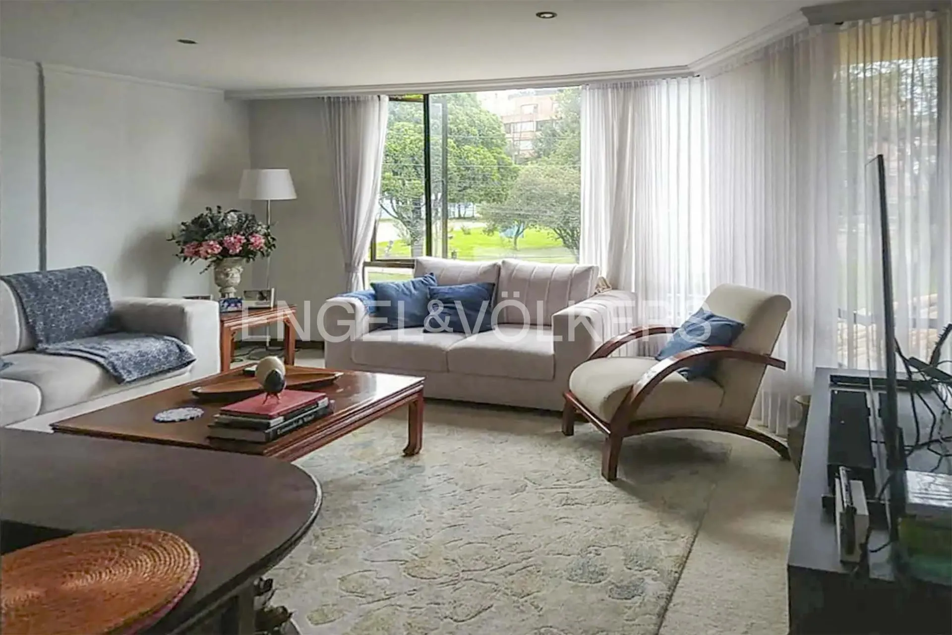 Apartamento en venta en Niza, Bogotá · foto 4 de 19