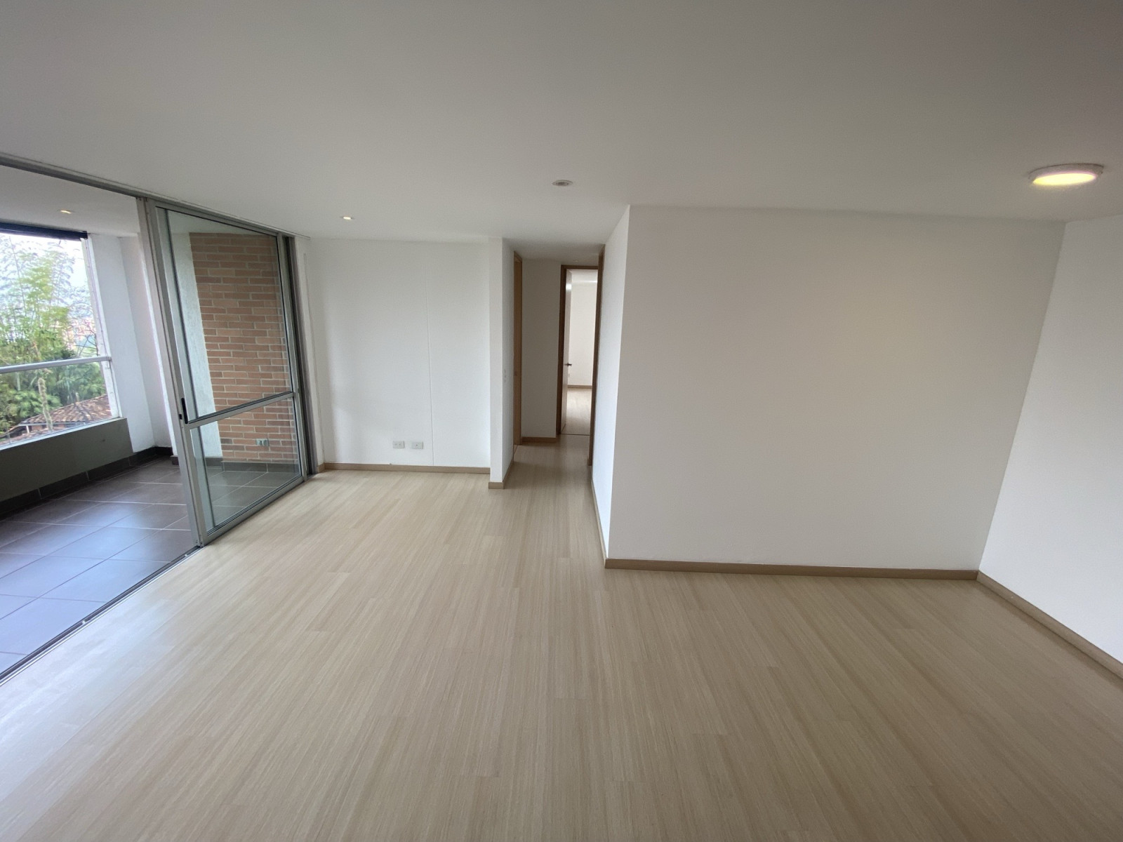 Apartamento en arriendo en Loma Del Esmeraldal, Envigado · foto 6 de 11