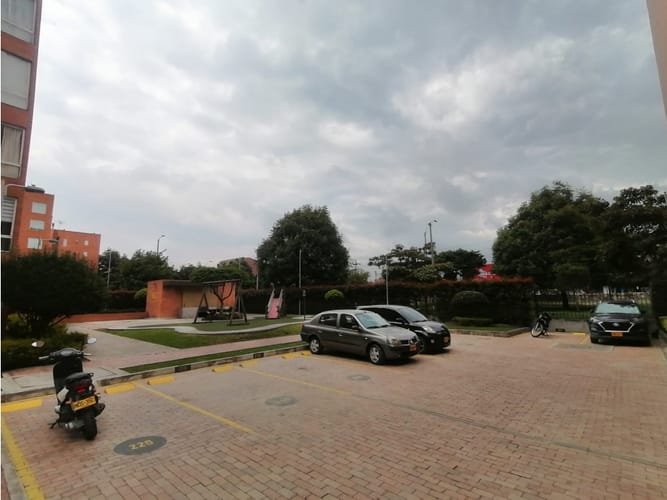 Apartamento de 3 alcobas en venta en La Magnolia, Madrid, 70 m² · foto 14 de 23