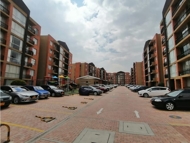 Apartamento de 3 alcobas en venta en La Magnolia, Madrid, 70 m² · foto 22 de 23