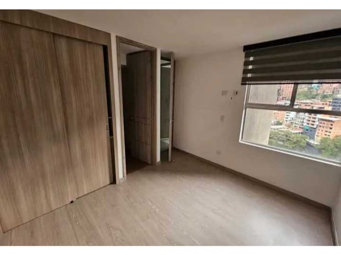 Apartamento de 3 alcobas en arriendo en Loma De Los Bernal, Medellín, 65 m² · foto 4 de 7