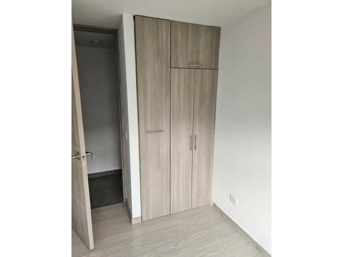 Apartamento de 3 alcobas en arriendo en Loma De Los Bernal, Medellín, 65 m² · foto 5 de 7