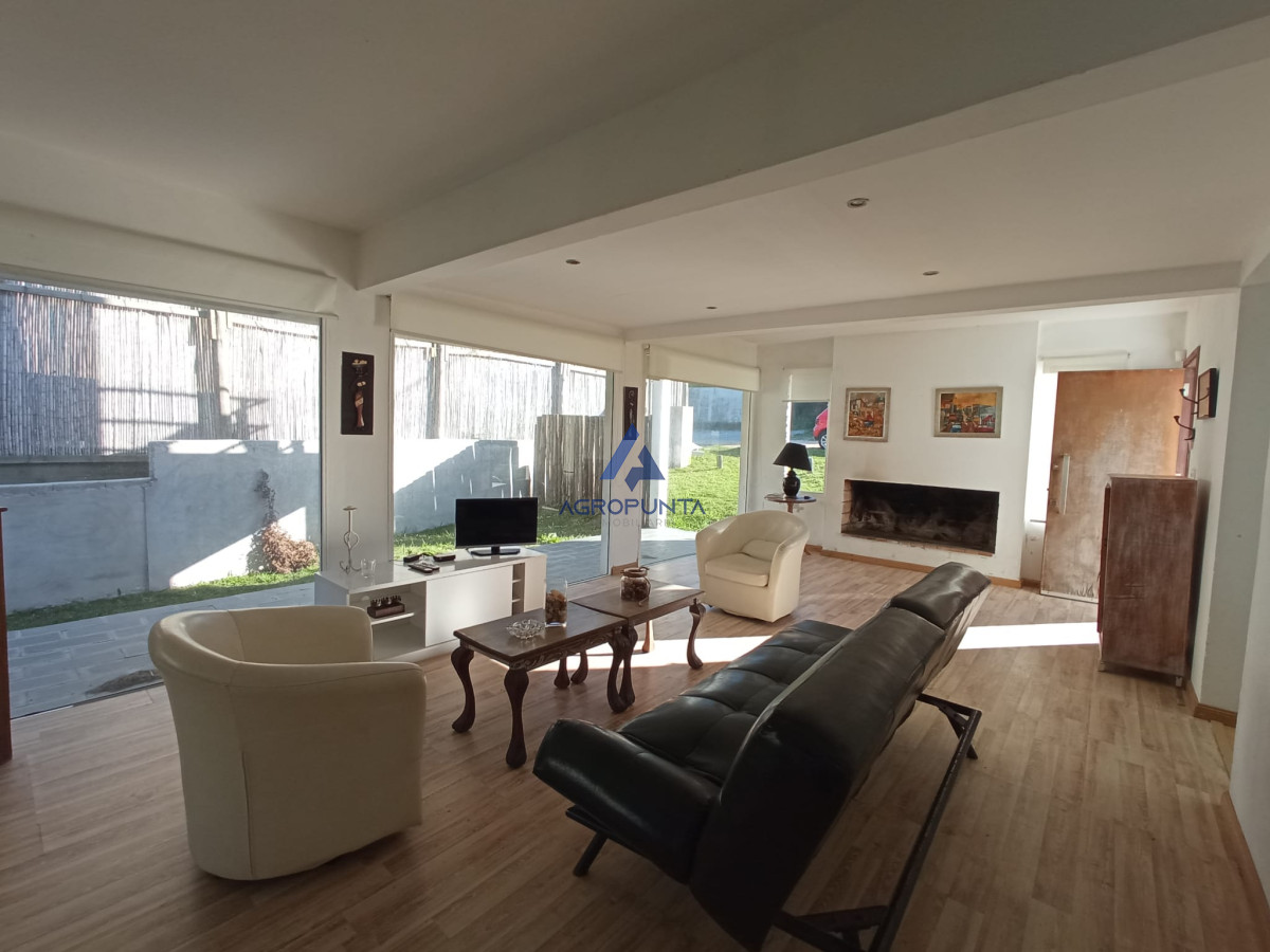 Casa en alquiler en Punta Piedras