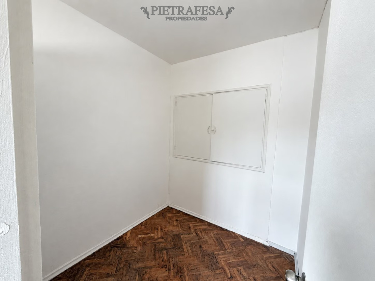 Casa en alquiler, 2 dormitorios, 1 baño, terraza, parrillero. Perez Castellanos. · Foto 11