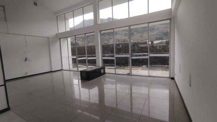 Casa de 3 alcobas en arriendo en Cetime, Cota, 335 m² · foto 3 de 23
