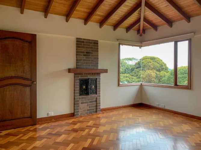 Casa de 3 alcobas en venta en Santa Elena, El Retiro, 377 m² · foto 3 de 15