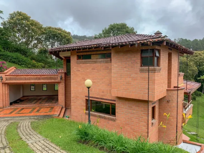 Casa de 3 alcobas en venta en Santa Elena, El Retiro, 377 m² · foto 8 de 15