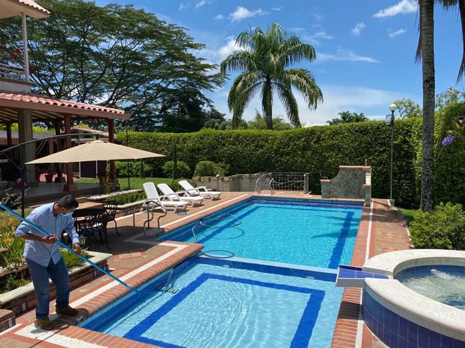 Casa de 5 alcobas en venta en Armenia, 350 m² · foto 4 de 15