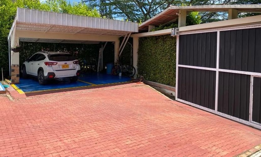 Casa de 5 alcobas en venta en Armenia, 350 m² · foto 10 de 15