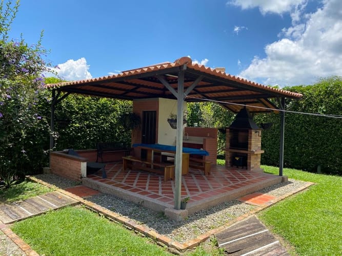 Casa de 5 alcobas en venta en Armenia, 350 m² · foto 11 de 15